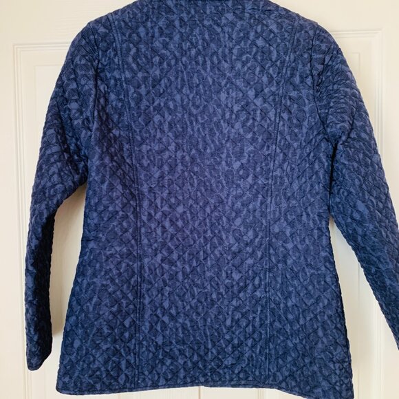 CHICO’S QUILTED 2 Hues of  Blue Jacket Lightweight - Picture 4 of 11